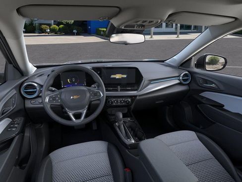 New 2026 Chevrolet Trax LT w/ Sunroof Package image 15