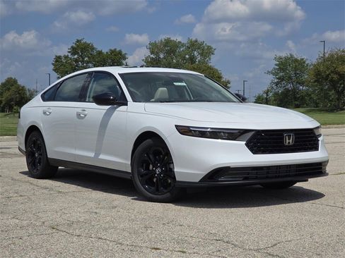 New 2025 Honda Accord SE image 2