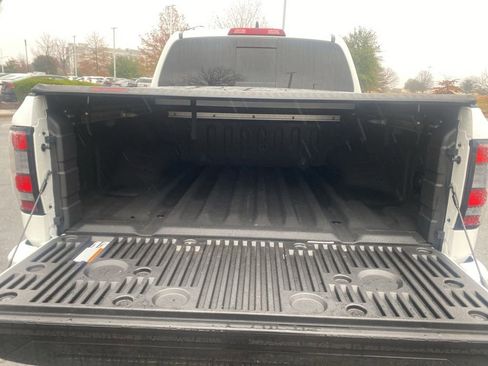 Used 2023 Nissan Frontier SV w/ SV Convenience Package image 9