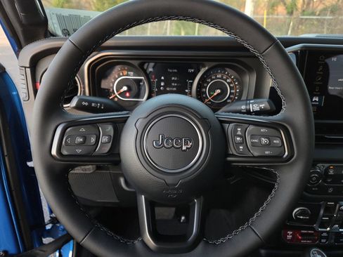 New 2026 Jeep Gladiator Rubicon w/ Safety Group image 19