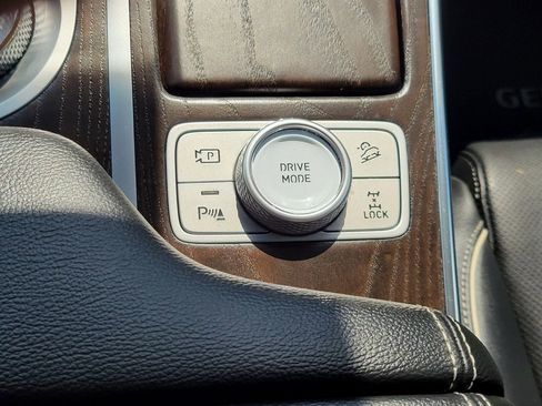 Used 2023 Genesis GV80 2.5T w/ Prestige 20" Package image 22