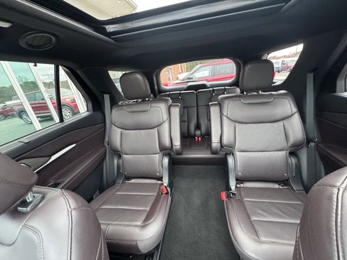 Used 2025 Ford Explorer Platinum image 11