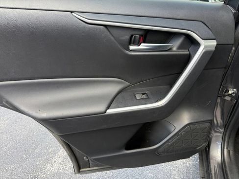 Certified 2025 Toyota RAV4 XLE FWD image 24