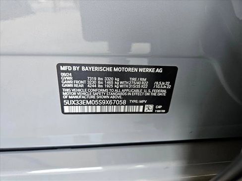 Used 2025 BMW X7 M60i image 28