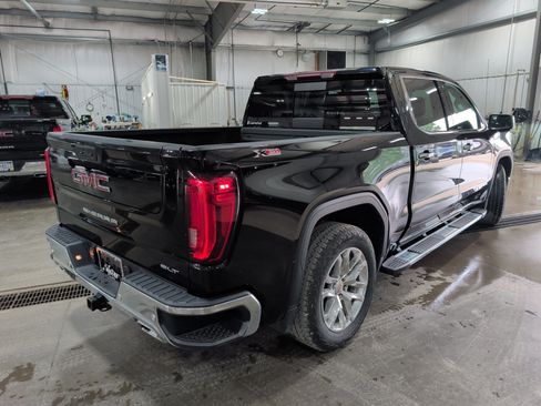 Used 2022 GMC Sierra 1500 SLT w/ SLT Premium Plus Package AWD/4WD image 3