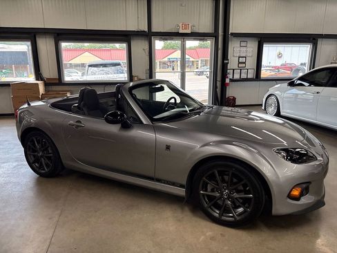 Used 2014 MAZDA MX-5 Miata Club RWD image 19
