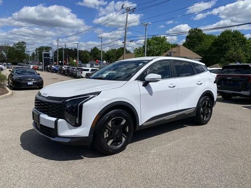 Certified 2026 Kia Sportage LX w/ LX Convenience Package FWD image 1