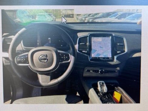 Used 2023 Volvo XC90 B6 Ultimate w/ Lounge Package image 4