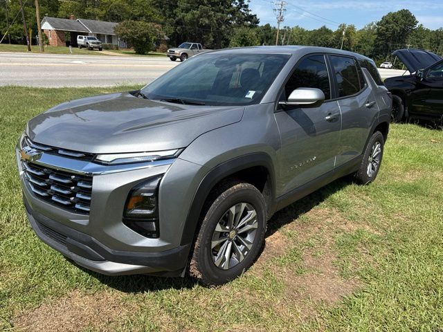 Used 2026 Chevrolet Equinox LT FWD image 3