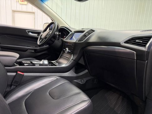 Used 2019 Ford Edge Titanium w/ Cold Weather Package AWD/4WD image 14