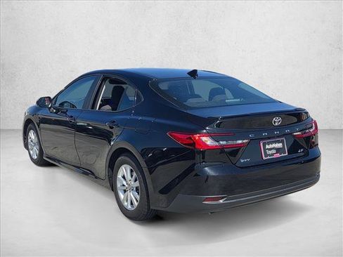 Used 2025 Toyota Camry LE FWD image 7