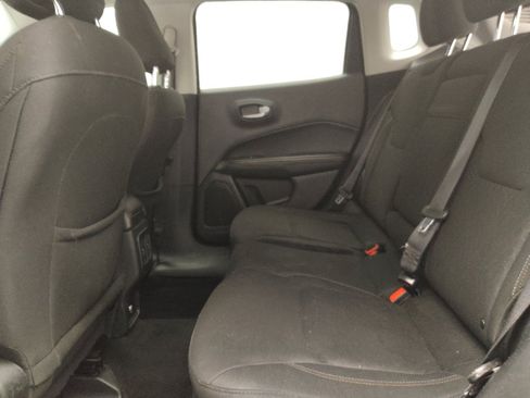 Used 2018 Jeep Compass Sport w/ Cold Weather Group FWD image 18