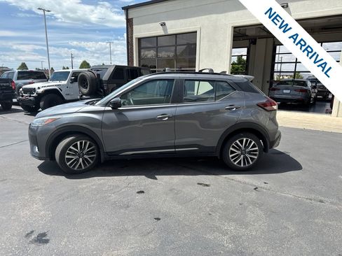 Used 2023 Nissan Kicks SR w/ SR Premium Package FWD image 4