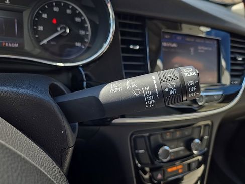 Used 2022 Buick Encore Preferred w/ Safety Package image 19