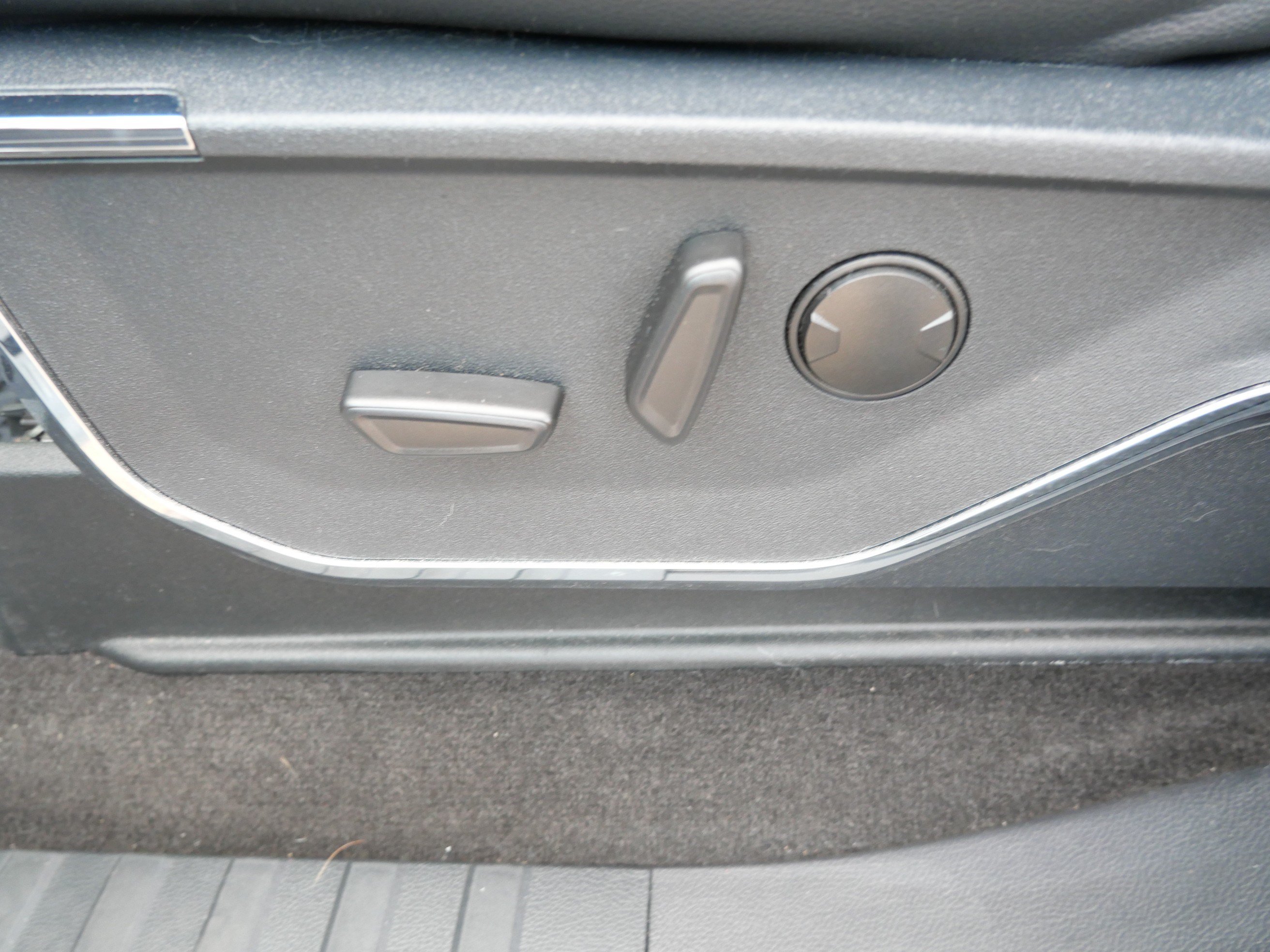 Used 2022 Ford F150 Lariat AWD/4WD image 19