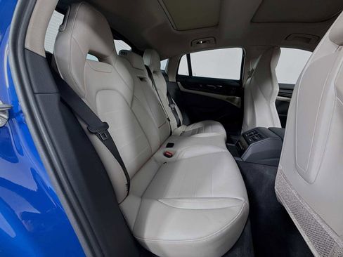 Used 2025 Porsche Panamera image 28