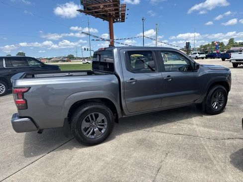 Used 2025 Nissan Frontier SV w/ SV Convenience Package RWD image 8