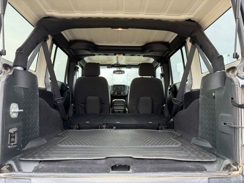 Used 2018 Jeep Wrangler Unlimited Sport S image 9