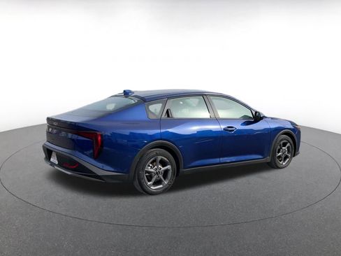 Used 2025 Kia K4 LXS image 15