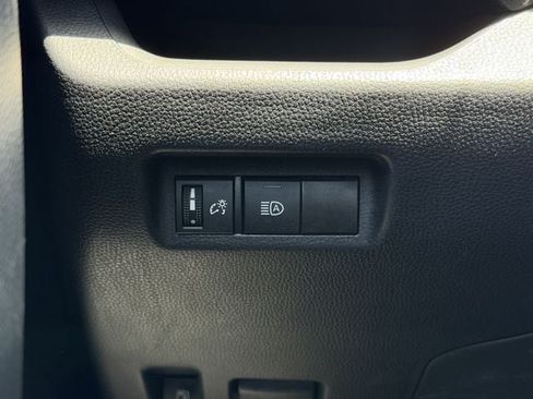 Used 2025 Toyota RAV4 XLE AWD/4WD image 22
