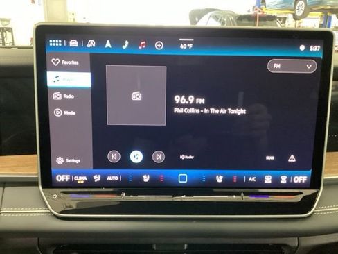 Used 2026 Volkswagen Tiguan SEL R-Line AWD/4WD image 9