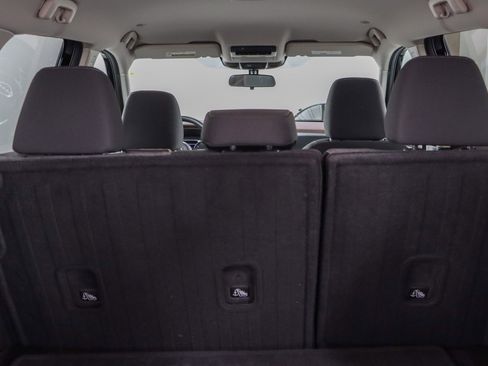 Used 2022 Nissan Rogue SV image 28