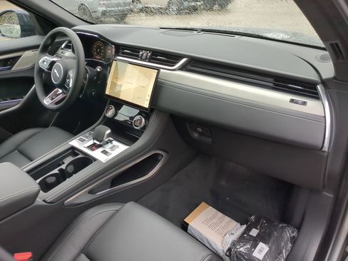 New 2026 Jaguar F-PACE R-Dynamic S image 11