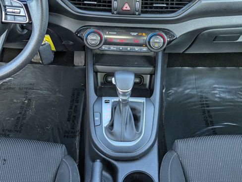 Used 2019 Kia Forte LXS FWD image 18