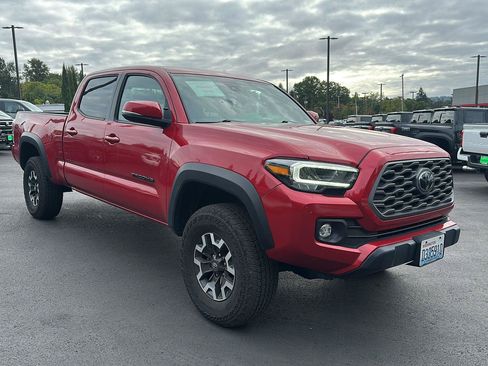 Used 2023 Toyota Tacoma TRD Off-Road w/ Technology Package AWD/4WD image 5