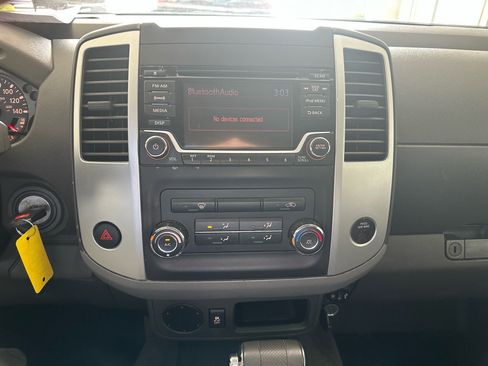 Used 2017 Nissan Frontier SV image 29