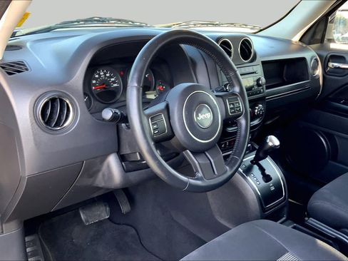 Used 2012 Jeep Patriot Latitude FWD image 16