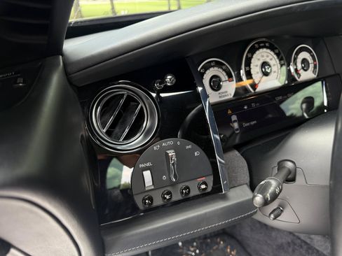 Used 2014 Rolls-Royce Wraith RWD image 10