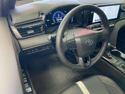 Used 2025 Toyota Camry SE w/ Multimedia Upgrade Package image 13