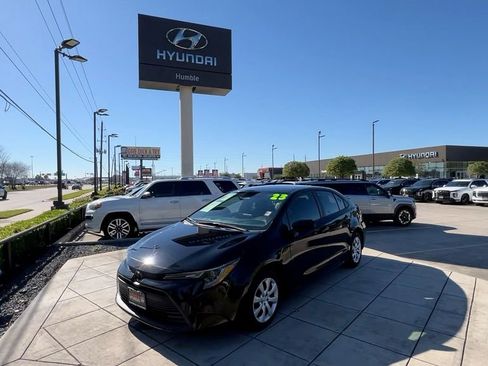 Used 2023 Toyota Corolla LE image 8