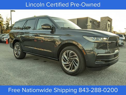 Certified 2025 Lincoln Navigator Reserve image 2