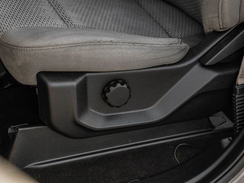 Used 2019 Ford F150 XLT image 35