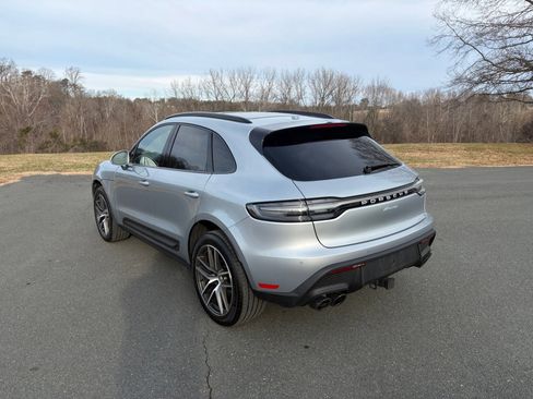 Certified 2025 Porsche Macan Base image 3