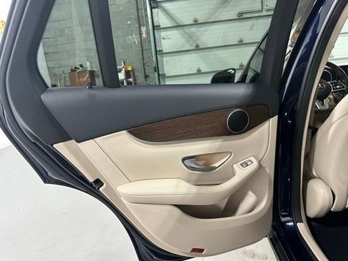 Certified 2021 Mercedes-Benz GLC 300 4MATIC image 11