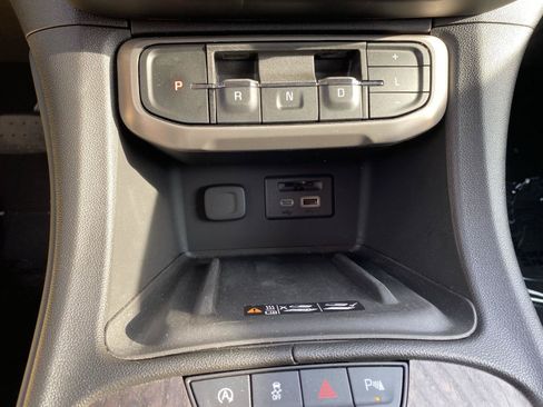 Used 2023 GMC Acadia Denali w/ Denali Technology Package AWD/4WD image 24