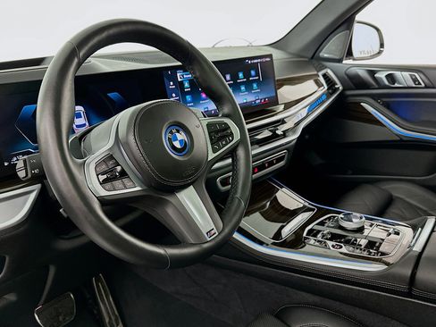 Used 2024 BMW X5 xDrive50e w/ Executive Package image 7