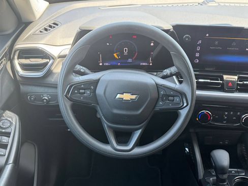 Used 2025 Chevrolet TrailBlazer LT FWD image 22