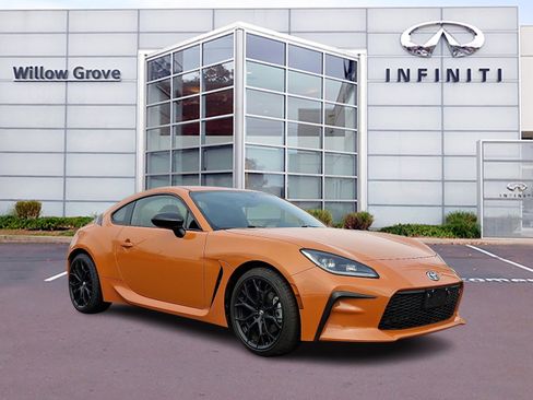 Used 2023 Toyota GR86 10th Anniversary SE image 1