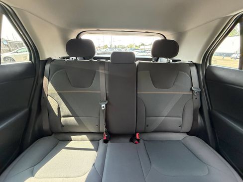 Used 2026 Kia Niro LX FWD image 36