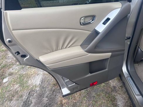 Used 2009 Nissan Murano SL w/ Technology Pkg FWD image 17