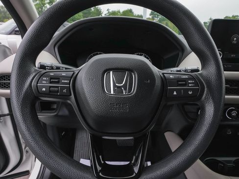 Used 2023 Honda HR-V LX image 16