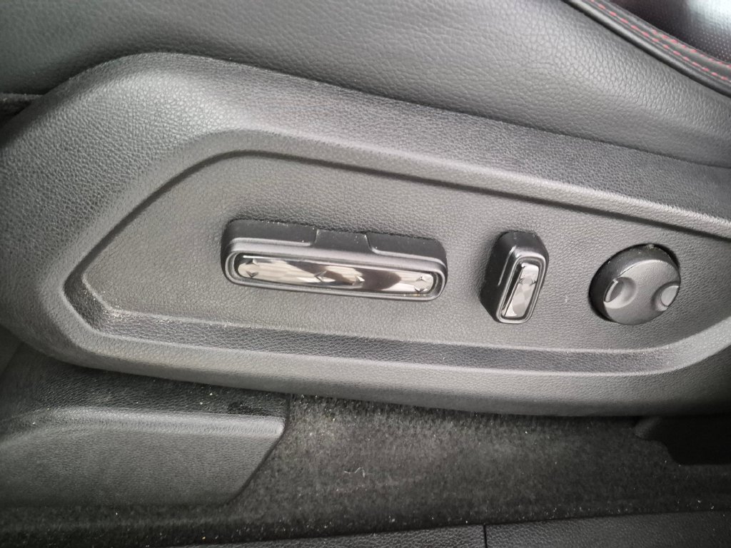 Used 2025 Honda Pilot Black Edition image 23