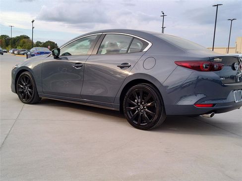 Used 2022 MAZDA MAZDA3 s image 4