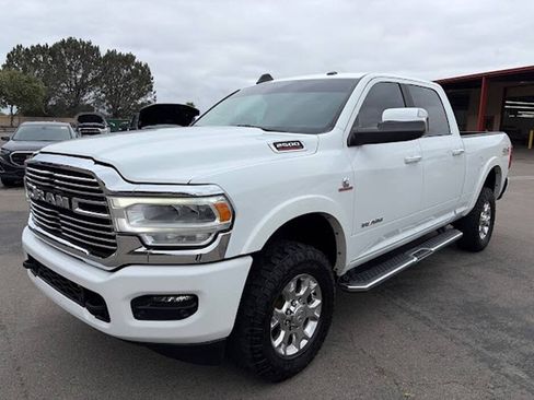 Used 2022 RAM 2500 Laramie AWD/4WD image 1