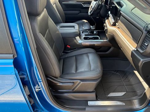 Used 2022 Chevrolet Silverado 1500 RST w/ Convenience Package II AWD/4WD image 16