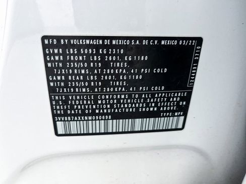 Used 2022 Volkswagen Tiguan SE R-Line image 39